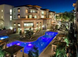 Woodland Hills Luxury Apt 2 bed CA，位于洛杉矶的带停车场的酒店