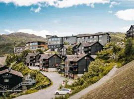 Stunning Apartment In Hemsedal With House A Mountain View