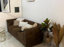 Location bel F4 "bella vista" à Schoelcher !，位于舍尔谢的酒店