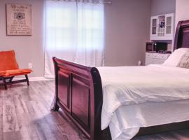 Alluring ADU 1 bedroom 1 bath with 3D Tour，位于费耶特维尔的酒店