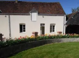 Gîte familial avec piscine chauffée, terrain clos, barbecue, tennis gratuit, proche de Saint Calais - FR-1-491-399