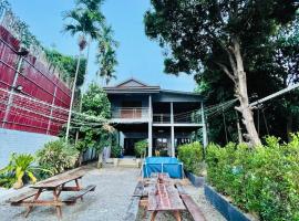 HOLY VILLA 4rooms, 5beds, 6baths, 1KCH, 1LR riverside private villa，位于贡布的乡村别墅