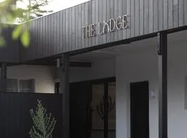 The Lodge - 4 Luxury Central Private Studio Rooms - Free wifi