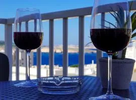 Centrally located, well equipped, stylish flat.