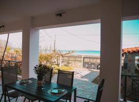 Villa Olga Sea Front Katakolo - Happy Rentals，位于卡塔科隆的酒店