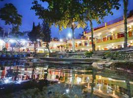 巴拉巴特潘杜西湖大酒店，位于巴拉巴特的酒店