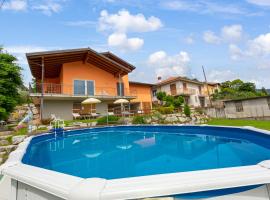 Villa Laura Private Pool and Garden，位于Besozzo的酒店