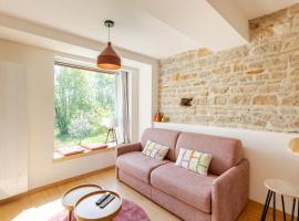 Moulin du Buis - Bain nordique, charme et détente，位于Saint-Sorlin-en-Bugey的酒店