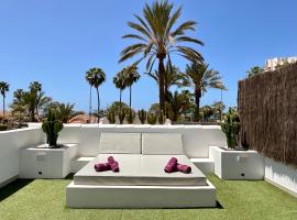 Las Americas Luxury Low-Cost Apartment with Terrace & Views，位于美洲海滩Papagayo Beach Club附近的酒店