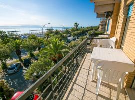 Appartamento Cicerone，位于圣贝内代托-德尔特龙托的酒店