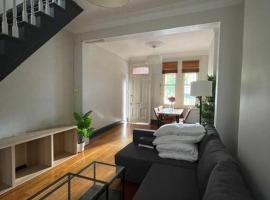 Awesome 2 Bedroom House Surry Hills，位于悉尼的酒店