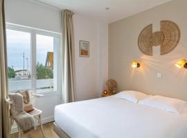 Hôtel De La Plage，位于库尔瑟勒·苏尔·梅尔的酒店