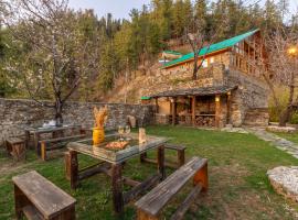ELIVAAS 4 BHK with Garden & Sauna - Skylounge，位于西姆拉的酒店