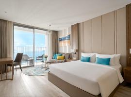 OCEANFRONT SUITES NHA TRANG，位于芽庄的酒店