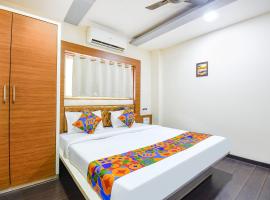 FabHotel Royal Empire - Bird Valley Udhyan，位于Chinchiwad的酒店