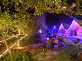 Himtrek River Side Camps and Hostel Manali，位于马拉里的酒店