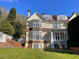 Idyllic Country House in Haslemere，位于哈斯尔米尔的酒店