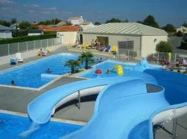 Posadom, Mobil Home 82 avec piscine