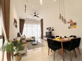 Georgetown Karpal Singh SkyPool 3 car park Family & Baby-Friendly 10 pax Luxury Suite