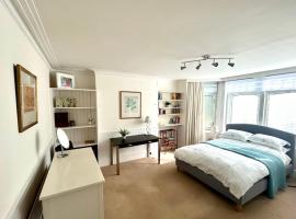 East Finchley N2 apartment close to Muswell Hill & Alexandra Palace with free parking on-site，位于伦敦肯伍德别墅附近的酒店