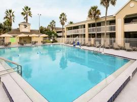 Upstay - Modern Suite w Pool - Mins From Disney，位于基西米的酒店
