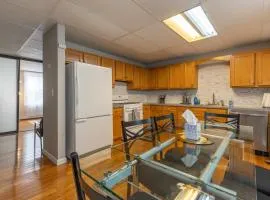 Central 3 Bed 1 Bath in Historic Building