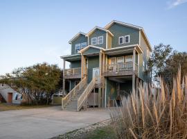 OBX Landing - Ocean Views, Walk to the Beach, KDH MP 7.5，位于斩魔山的自助式住宿