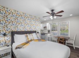 Downtown Kimmswick Studio Newly Renovated，位于Imperial的酒店