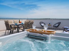 Luxury with jacuzzy on a private roof terrace，位于宁的酒店