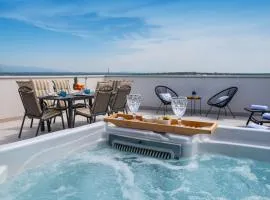 Luxury with jacuzzy on a private roof terrace