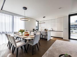 Luxury Home within Resort, Savudrija，位于萨武德里亚的酒店