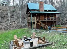 Stairway to Heaven - 3 Master Suite, Location, Privacy, Firepit