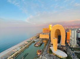 Luxury Batumi Hotel，位于巴统的带停车场的酒店