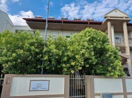 Mihalis，位于尼基季的酒店