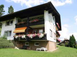 Cozy Apartment in Afritz am See near Gerlitzen Ski Area，位于阿夫里茨的酒店