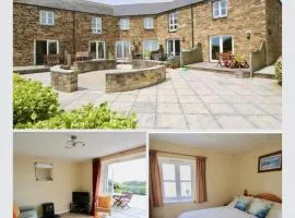Two Bedroomed Holiday Cottage with Sea Views