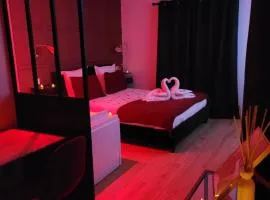 Nuit d'évasion love room avec baignoire balnéothérapie