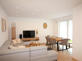 Großes Apartment mit Küche, Dusche, Badewanne, Balkon, Parkplatz vor dem Haus, ruhig gelegen, ADA4，位于库姆巴赫的酒店