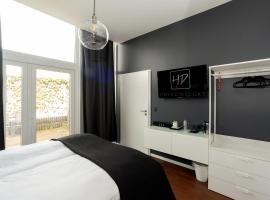 Hotel Deluxe，位于多斯滕的酒店