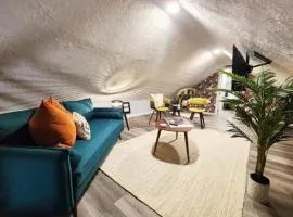 Attic Retreat 5 minutes from West Side Market