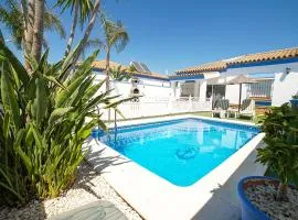 VILLA YUCA CON PISCINA PRIVADA en CONIL DE LA FRONTERA