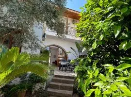MAGIC MOON guest house