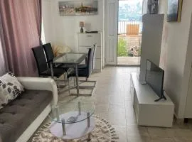 Plaža Stari Grad Budva pjena od mora Beach Apartman