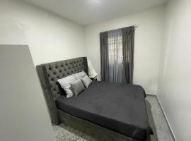 Appartement 2 pièces proche aéroport Charle de Gaulle，位于维勒班特的酒店