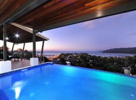 15 Kara - Luxurious Home With Million Dollar Views，位于埃尔利海滩的酒店