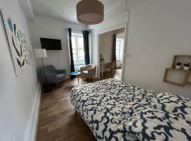 Appartement Cosy Charme Ancien，位于Thizy-les-Bourgs的酒店