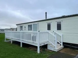 Luxury 3 bed Caravan at Manor Park Pets go Free