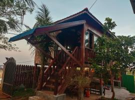 Banlung Hill Top House &Trekking，位于Phumĭ Pôy的酒店