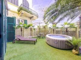 [Free Parking] Jacuzzi • Terrace • Garden • AC，位于拉帕洛的带按摩浴缸的酒店