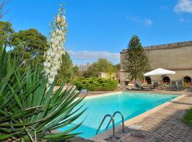 Domaine de la Courbe H&ocirc;tel & Spa，位于勒吕德的Spa酒店